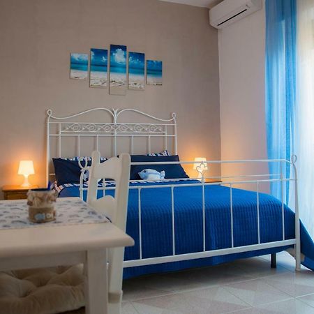 B&B Calypso ลิโด ดิ ออสเตีย ภายนอก รูปภาพ